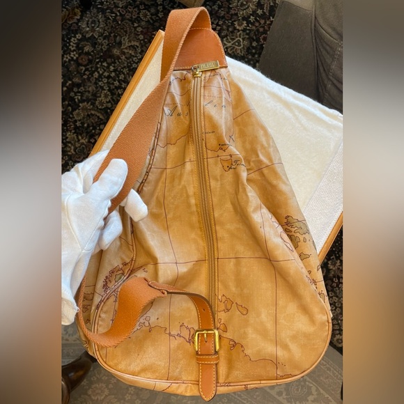 Alviero Martini Tan Map Print Sling Backpack Featuring United States - Picture 5 of 15
